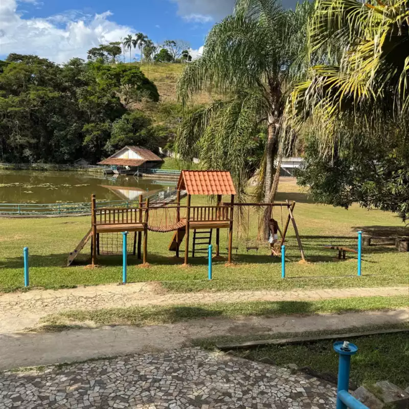 O Haras do Lago possui uma parquinho